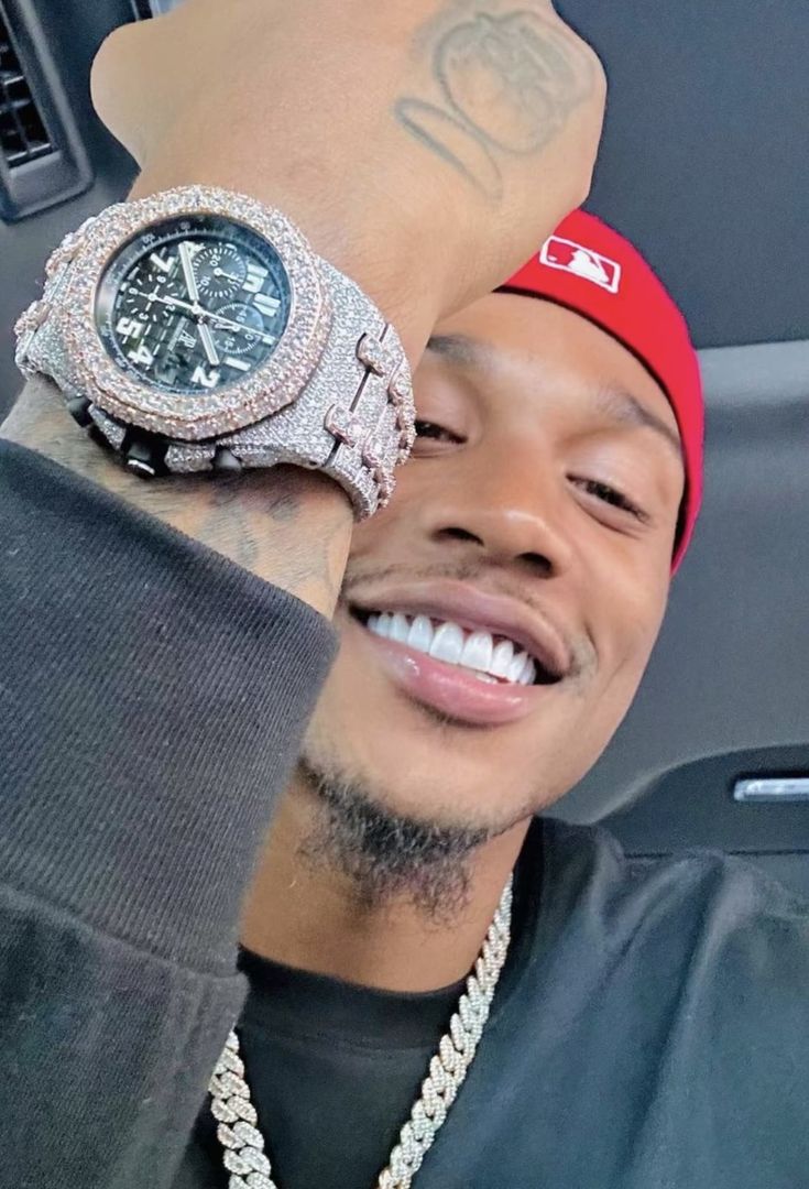 VVS Cuban Link worn by celebrity - MILSOVAULT Premium Jewelry